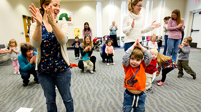 Image: Bilingual Winter Yoga Storytime