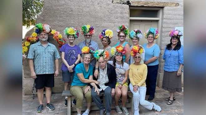 Image: Paper Flower & Crown-Making with Homer Thiel &ndash; 1 p.m.