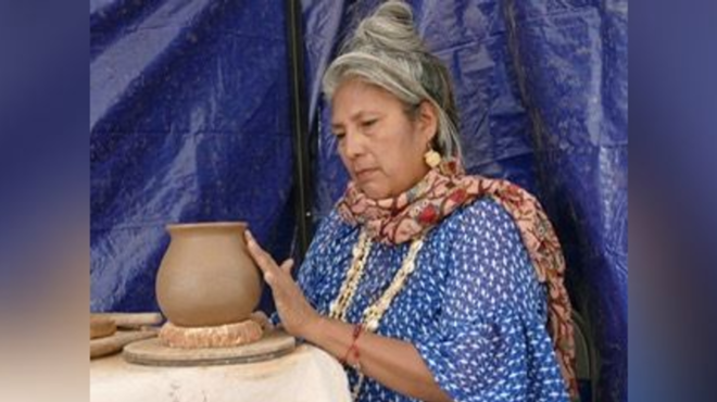 Image: Tohono O&rsquo;odham Utilitarian Vessel Pottery Workshop