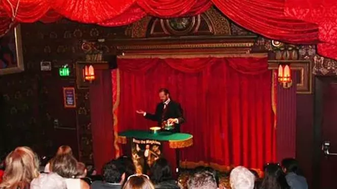 Image: Valentines Day is full of Magic And Mystery at the Dinner Theater Show at Desert Diamond Casino Tucson